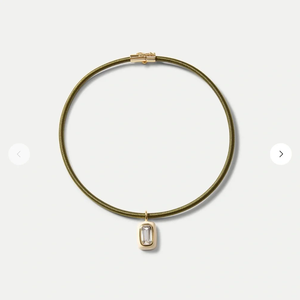 Veronica Beard Gold and Black Pendant Necklace - Picture 4 of 4